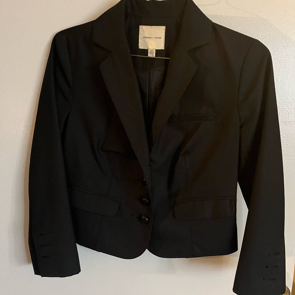 Silence + Noise Classic Black crop Blazer